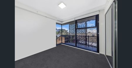 Coastal Living in the Heart of Mooloolaba - Photo 2