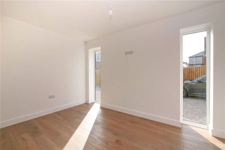 5 bedroom detached house to rent - Photo 2