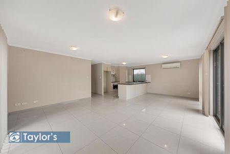 LOVELY 3 BEDROOM VILLA - Photo 2