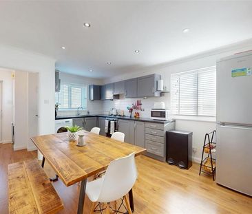 3 bedroom detached house to rent - Photo 4