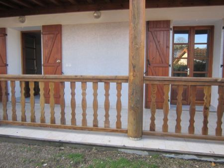 Location Appartement 4 pièces 75m² TARTAS 40400 - Photo 3