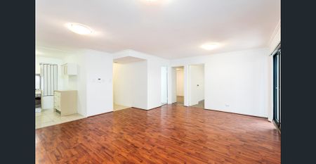 Lovely modern unfurnished two bedroom apartment in prime location - Photo 2