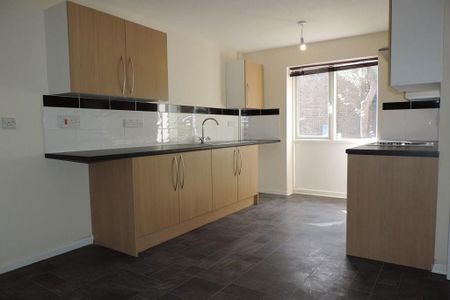 3 bedroom terraced house to rent - Photo 5