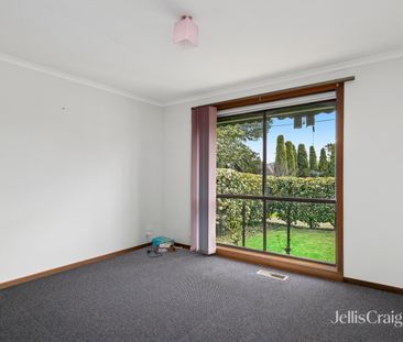 37 Hoddle Way, Altona Meadows VIC 3028 - House For Rent | Domain - Photo 2