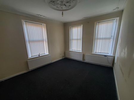 3 bedroom maisonette to rent - Photo 2