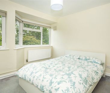 South Bank Lodge, South Bank, Surbiton, Surrey, KT6 flat to rent - Photo 4