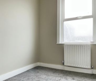 Newly Refurbished 3/4 Bedroom Home to let in Wandsworth - Photo 5