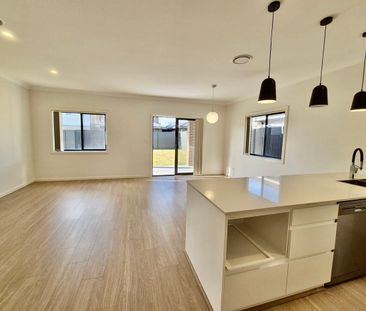 Stunning Double Storey House - Photo 6