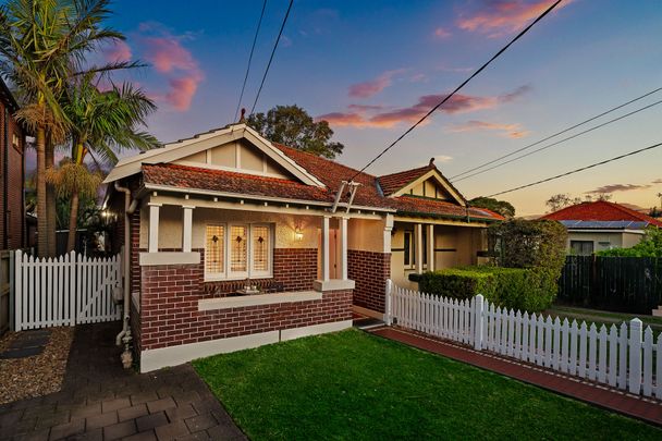 4 Lucas Avenue, Russell Lea. - Photo 1