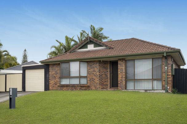 Family Home in Quiet Cul-de-sac with Air Conditioning - Photo 1