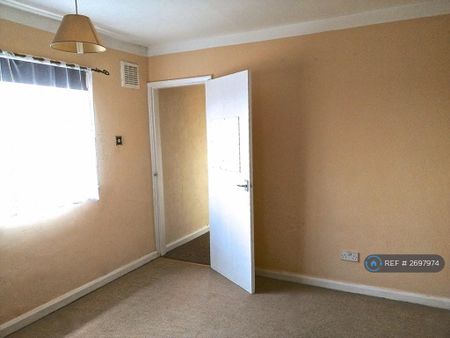 2 bedroom end of terrace house to rent - Photo 4