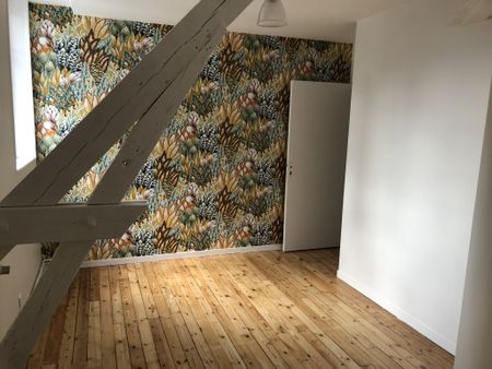 Location Appartement 6 pièces 103m² LA FLECHE 72200 - Photo 3