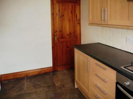 2 bedroom terraced house to rent - Photo 5