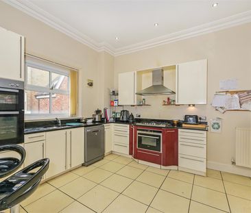 House - Detached For Rent Shaftesbury Road, Southsea - Photo 2