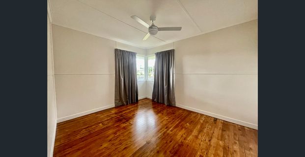 Huge backyard - Photo 1