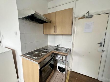 Studio to rent - Photo 3