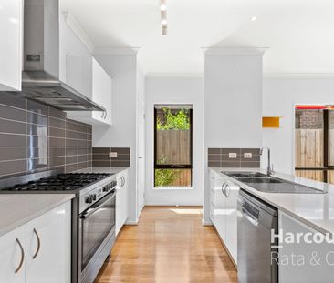 Spacious 3-Bedroom Family Home! - Photo 4