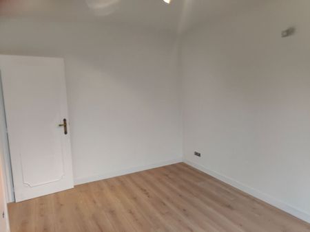 Ruime gezinswoning met 3 slaapkamers te Assebroek. - Photo 3