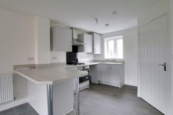 2 bedroom semi-detached house to rent - Photo 1