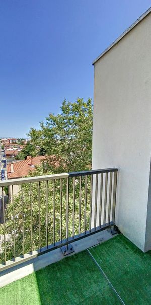 Villeurbanne : En étage élevé T2 avec balcon et garage - Photo 1