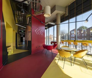 1 bedroom in a flat share to rent - Photo 1