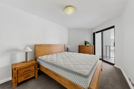 City Living at Its Best in Adelaide Terrace - Photo 3