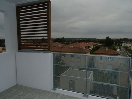 Location Appartement 2 pièces 39m² LAUNAGUET 31140 - Photo 5