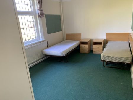 1 bedroom private hall to rent - Photo 3