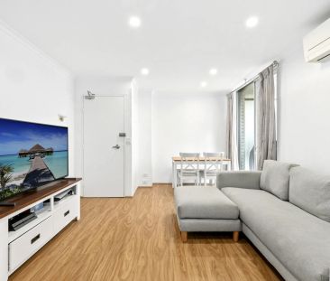 Light-Filled Apartment in a Prime Lifestyle Location - Photo 6