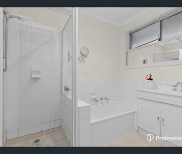 10 Laurus Court, Dandenong North VIC 3175 - Photo 4