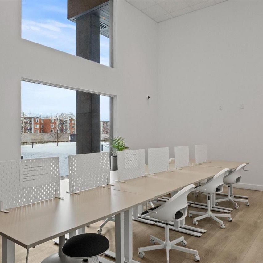 1 Bedroom - 2000 Rue Remembrance, Montréal - Photo 2