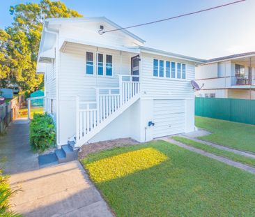 32 Alice Street, Clontarf QLD 4019 - House For Rent | Domain - Photo 5