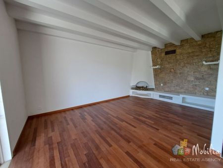 Μονοκατοικία για ενοικίαση Πολιτεία (Κηφισιά) - Photo 2