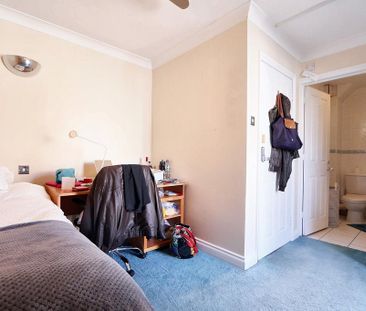 6 bedroom terraced house to rent - Photo 3