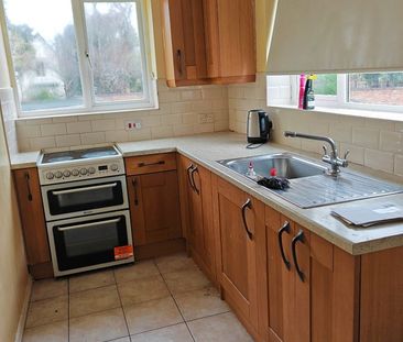 2 Bed Flat, Sherbourne Road, B27 - Photo 2