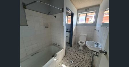 6/47 Hamilton Road, Fairfield NSW 2165 Top Floor Unit Within Walking Distance to Fairfield CBD - Photo 5