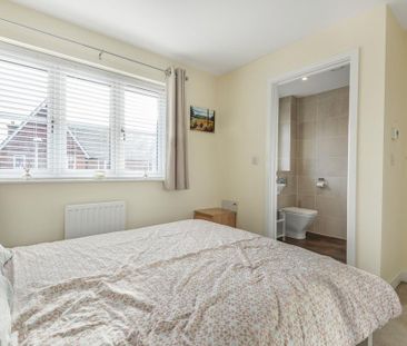 3 bedroom detached house to rent - Photo 5