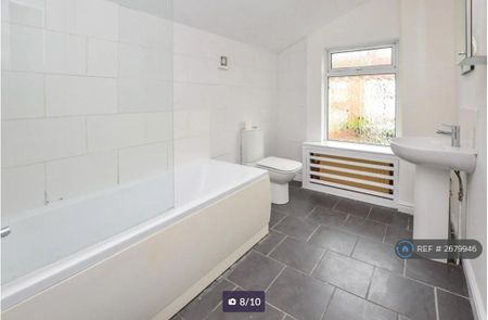 2 bedroom terraced house to rent - Photo 2