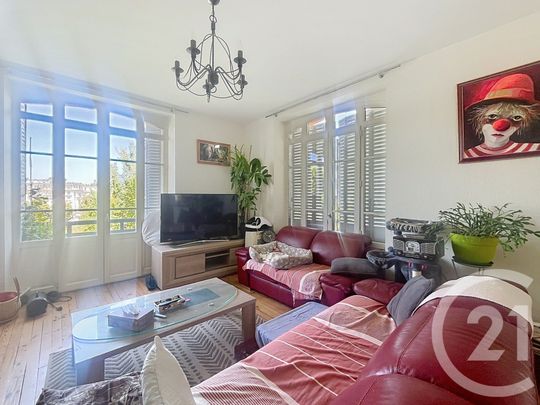 Location Appartement 3 pièces 85m² CHATEL GUYON 63140 - Photo 1