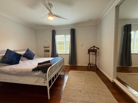 Charming 2 Bedroom Duplex Minutes from the Beach - Photo 2