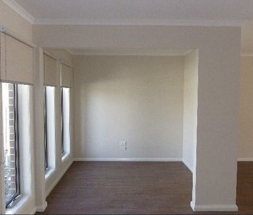 Townhouse Nestled In A Quiet Court - Photo 3