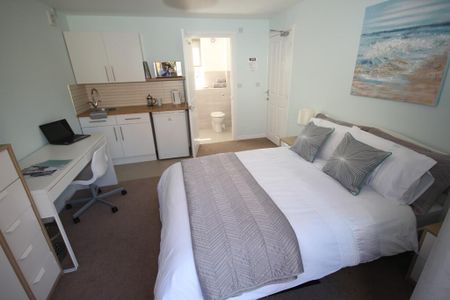 1 bedroom in a house share to rent - Photo 5