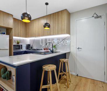 Stylish Apartment in the Heart of Edmondson Park - Photo 3