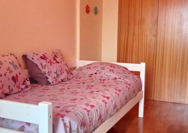 Quarto junto ao shopping Mira Maia
