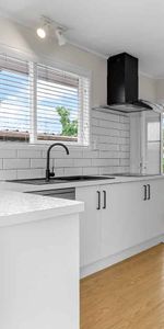 Beautiful Brick on Browning - Photo 3