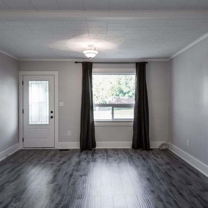 For Lease - 25 Stafford Street, Woodstock, Ontario - Photo 1