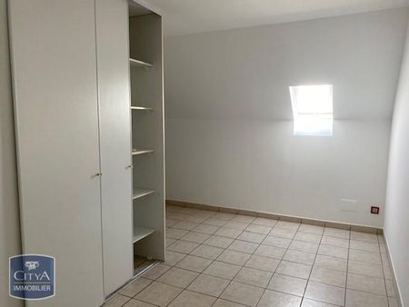 Location Appartement 3 pièces 60m² ST PIERRE 97410 - Photo 2