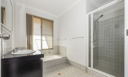 Spacious 3x2 Family Home on a Massive Block – Clarkson - Photo 5