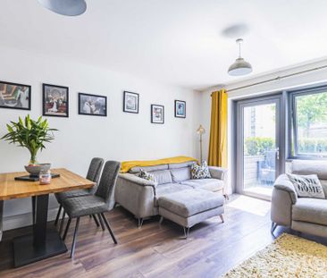 2 bed Flat for rent - Photo 3