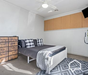 56 Simpsons Road Eaglehawk VIC - Photo 3